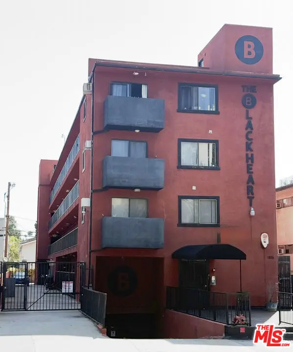 Residential Lease for rent at 1816 N Gramercy Place 405, Los Angeles, Los Angeles County, CA featuring 1 bed and 1 bath