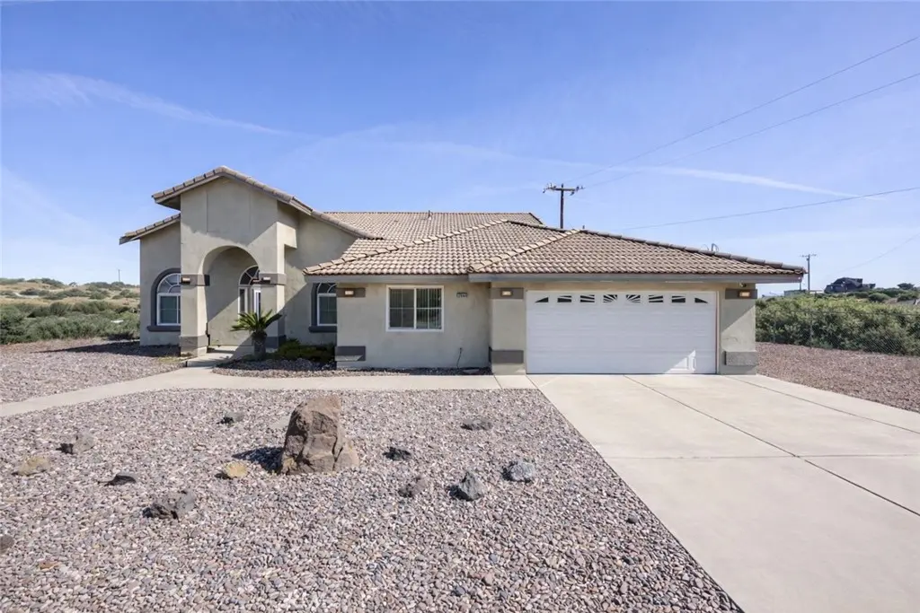 7084 Aster, Oak Hills, CA — listing photo 1