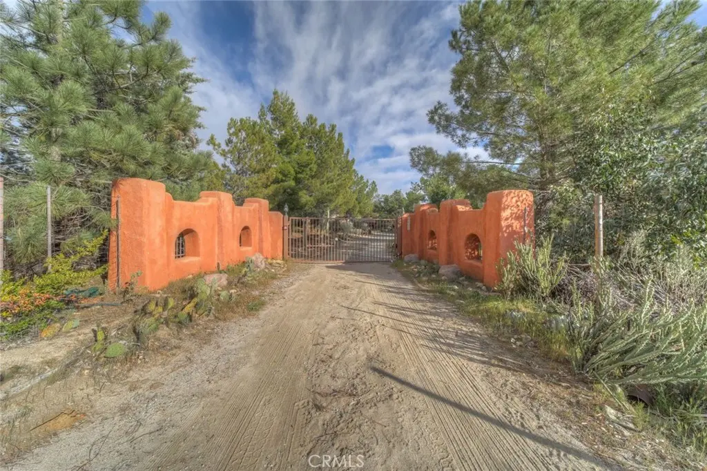 37440 Old Forest, Anza, CA — listing photo 1