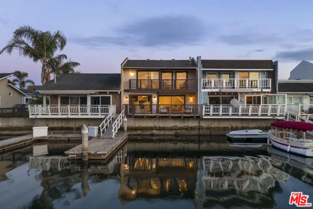 Single Family Residence for sale at 4555 Falkirk, Oxnard, CA featuring 3 beds and 4 baths