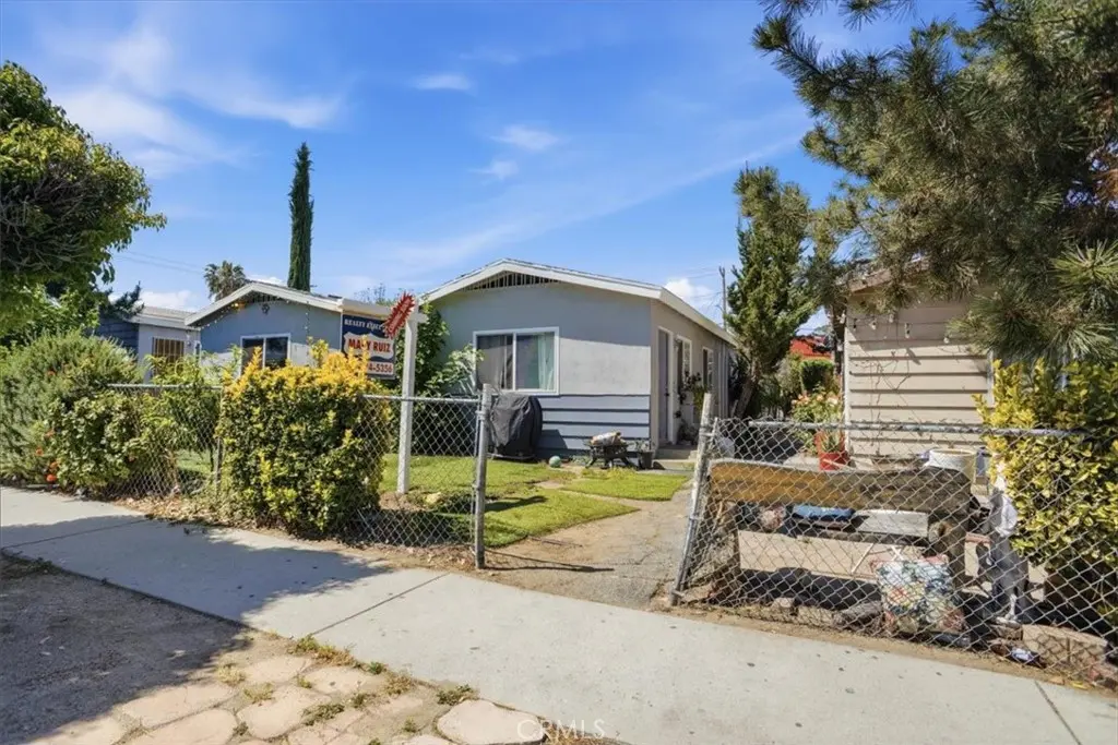 24047 Arch Street, Newhall, CA — listing photo 1