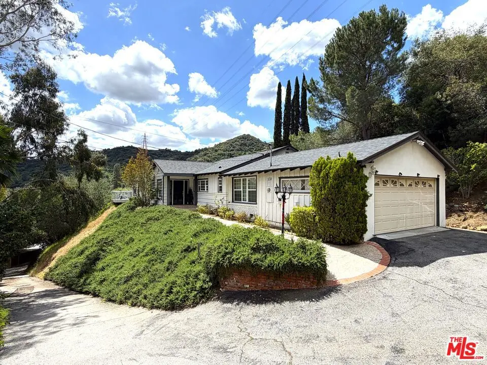 Single Family Residence for sale at 3759 Lockerbie Lane, Glendale, CA featuring 4 beds and 3 baths