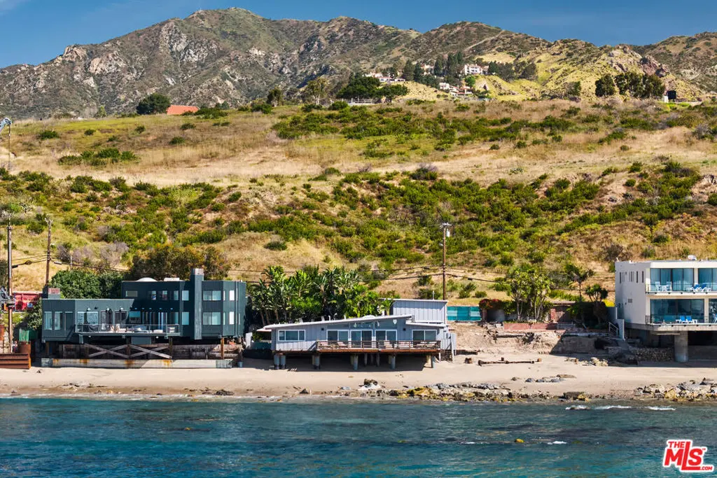 Residential Lease for rent at 24246 Malibu Road, Malibu, Los Angeles County, CA featuring 3 beds and 3 baths
