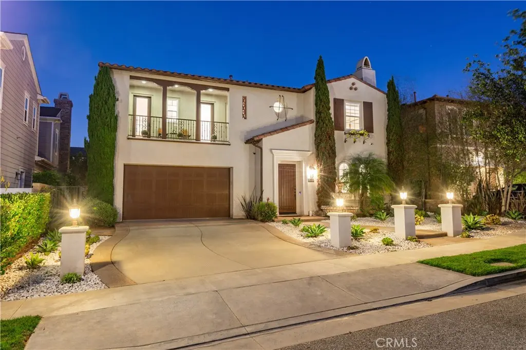 Residential Lease for rent at 8005 Bell Crest Drive, Los Angeles, Los Angeles County, CA featuring 5 beds and 4 baths