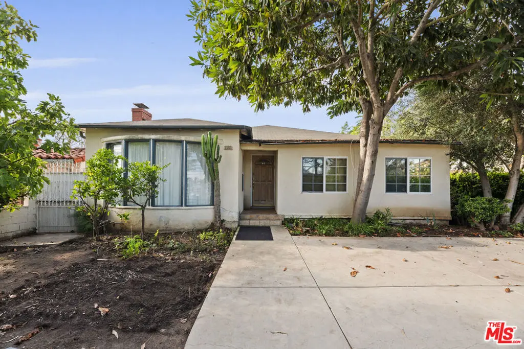 Single Family Residence for sale at 8860 Horner Street, Los Angeles, CA featuring 3 beds and 3 baths
