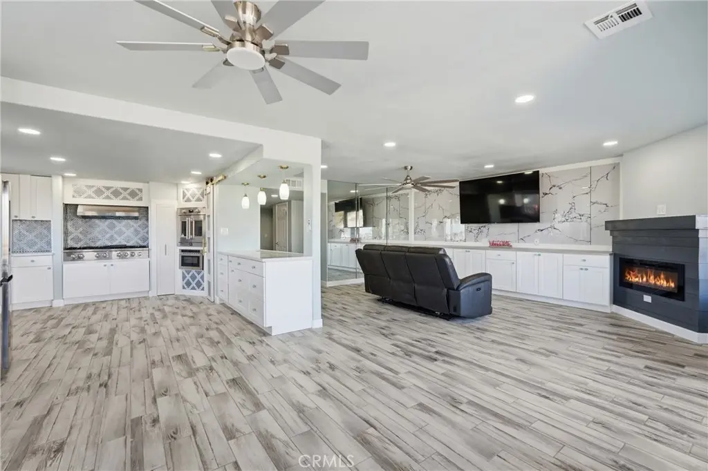 2222 S Mesa 8, San Pedro, CA — listing photo 1