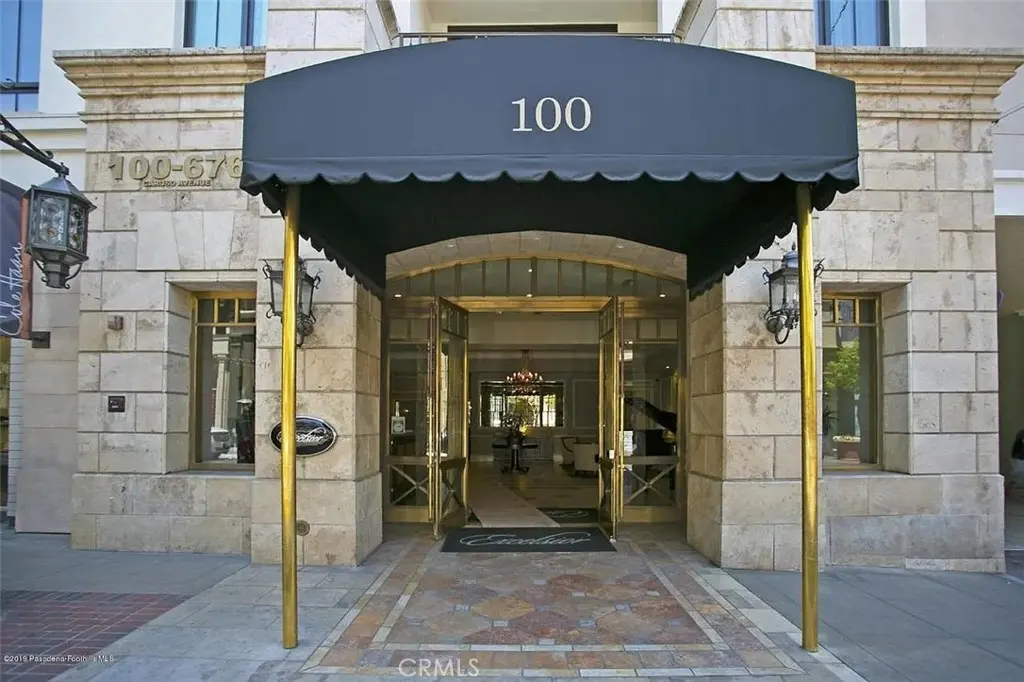 Residential Lease for rent at 511 Caruso, Glendale, Los Angeles County, CA featuring 2 beds and 2 baths
