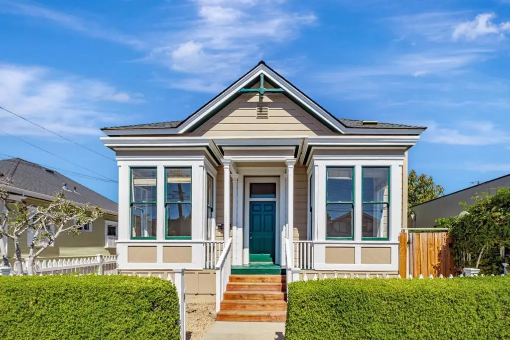 Single Family Residence for sale at 120 Maple Street, Santa Cruz, CA featuring 4 beds and 1 bath