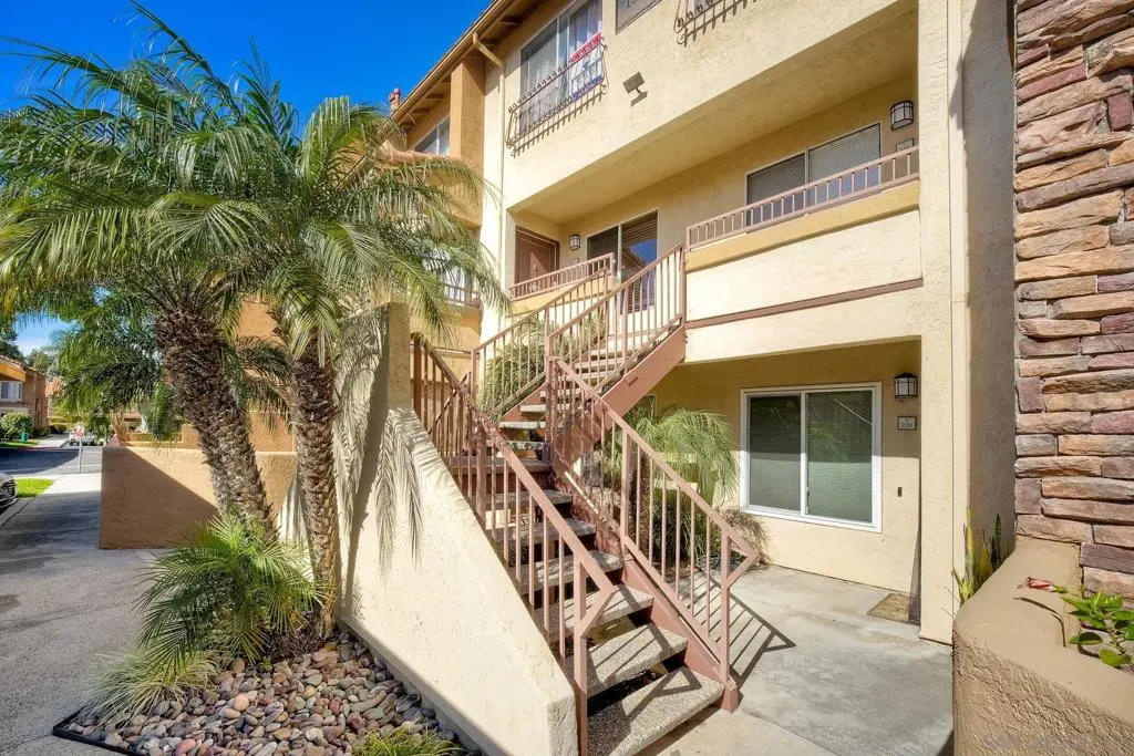 Condominium for sale at 15383 Maturin Dr 221, San Diego, CA featuring 2 beds and 3 baths
