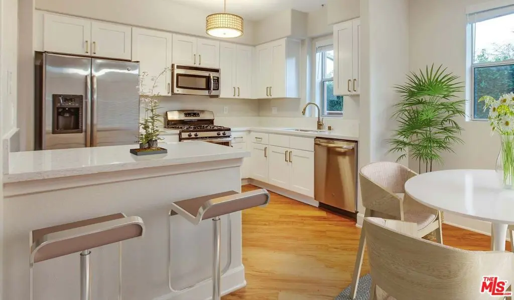 Residential Lease for rent at 348 S Hauser 1-123, Los Angeles, Los Angeles County, CA featuring 2 beds and 2 baths
