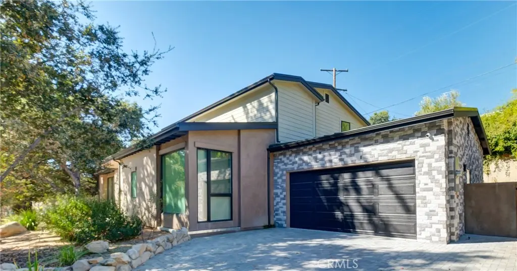 1849 Los Encinos Avenue, Glendale, CA — listing photo 1