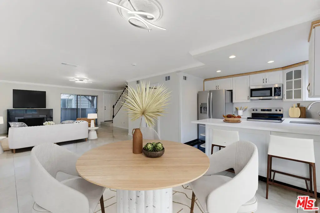 18316 Hatteras Street 21, Tarzana, CA — listing photo 1