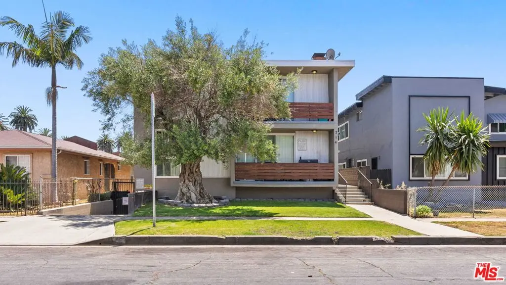 714 Myrtle Avenue, Inglewood, CA — listing photo 1