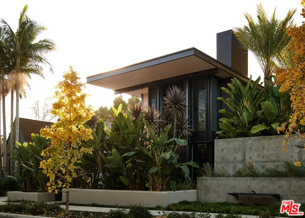 8850 Rosewood Avenue, West Hollywood, CA — listing photo 1