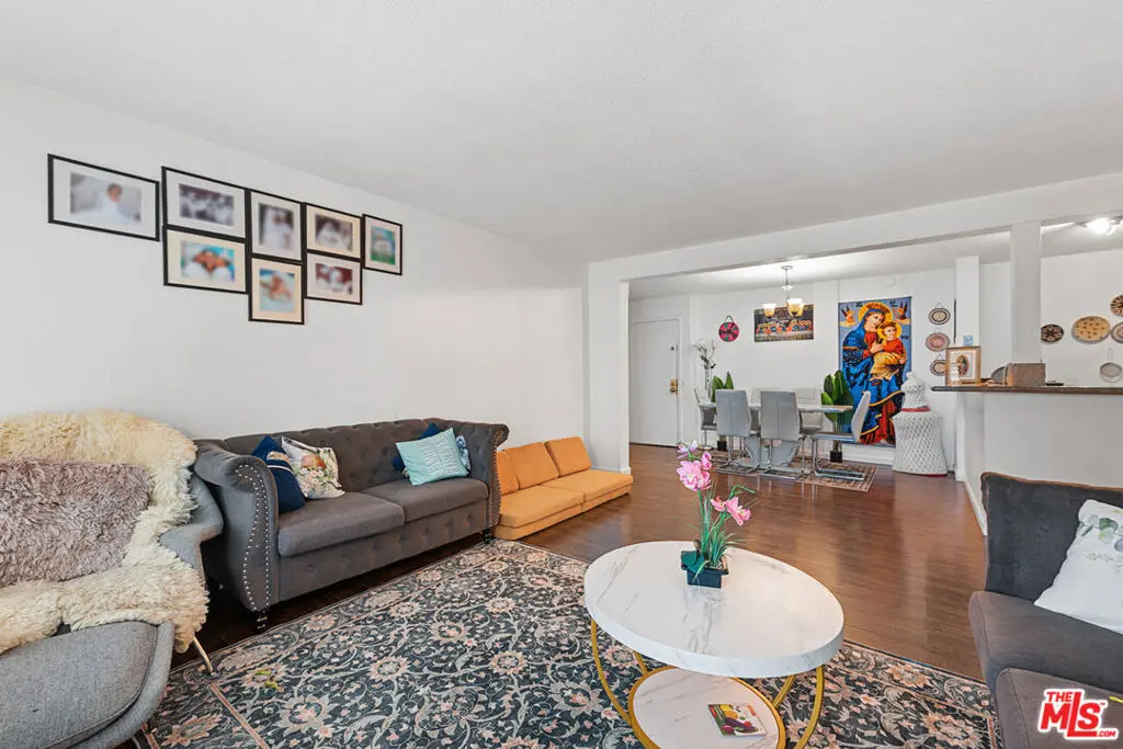 Condominium for sale at 550 W Regent Street 124, Inglewood, CA featuring 2 beds and 2 baths