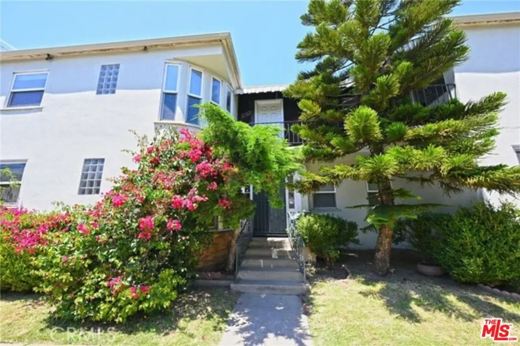 Residential Lease for rent at 11061 Ohio Avenue 1, Los Angeles, Los Angeles County, CA featuring 2 beds and 2 baths
