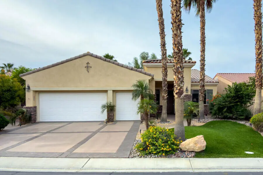 Residential Lease for rent at 81083 Avenida Tres Lagunas, Indio, Riverside County, CA featuring 2 beds and 3 baths