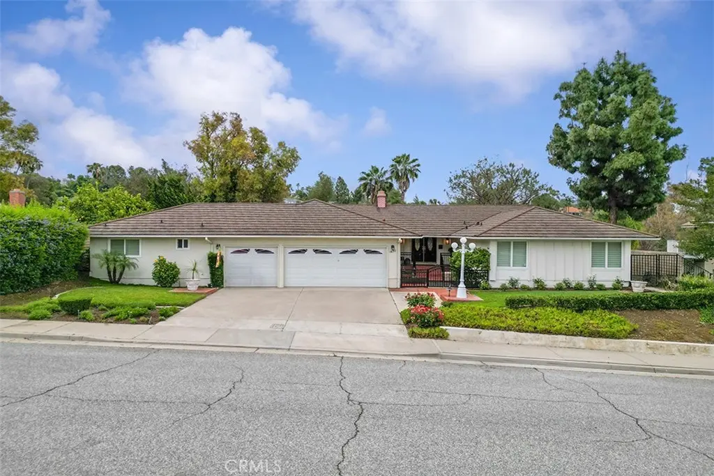 Residential Lease for rent at 1622 Via Alegre, San Dimas, Los Angeles County, CA featuring 4 beds and 3 baths