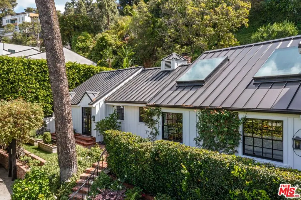 Single Family Residence for sale at 9151 Warbler Place, Los Angeles, CA featuring 3 beds and 2 baths