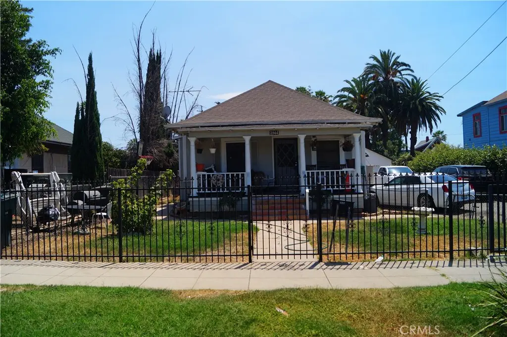 Triplex for sale at 2944 6th, Riverside, CA featuring 9 beds and 4 baths