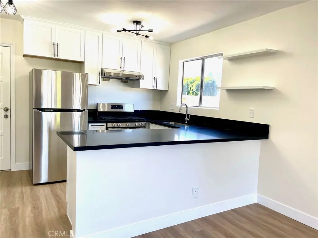 Residential Lease for rent at 2728 Crestmoore 3, Los Angeles, Los Angeles County, CA featuring 2 beds and 1 bath