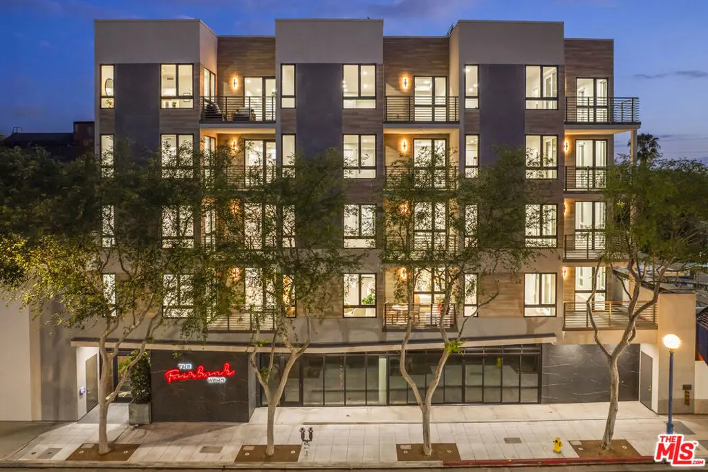 Residential Lease for rent at 7428 Santa Monica Boulevard 304, West Hollywood, Los Angeles County, CA featuring 1 bed and 1 bath