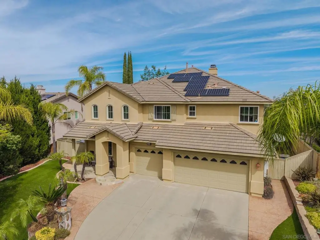 Single Family Residence for sale at 10562 Aspen Gln, Escondido, CA featuring 5 beds and 3 baths