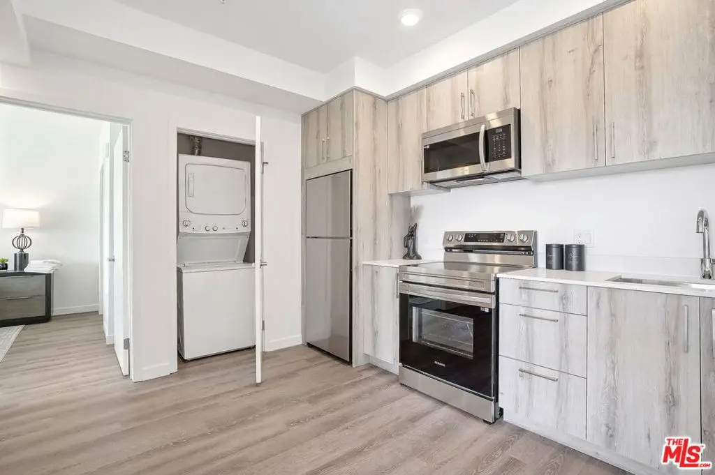 Residential Lease for rent at 224 Alvarado Street, Los Angeles, Los Angeles County, CA featuring 1 bed and 1 bath