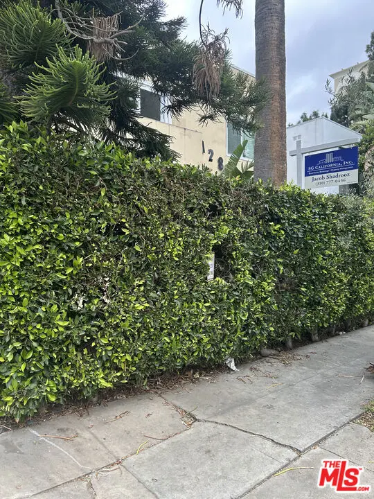 Condominium for rent at 1128 S Oakhurst Drive 1, Los Angeles, CA featuring 2 beds and 2 baths