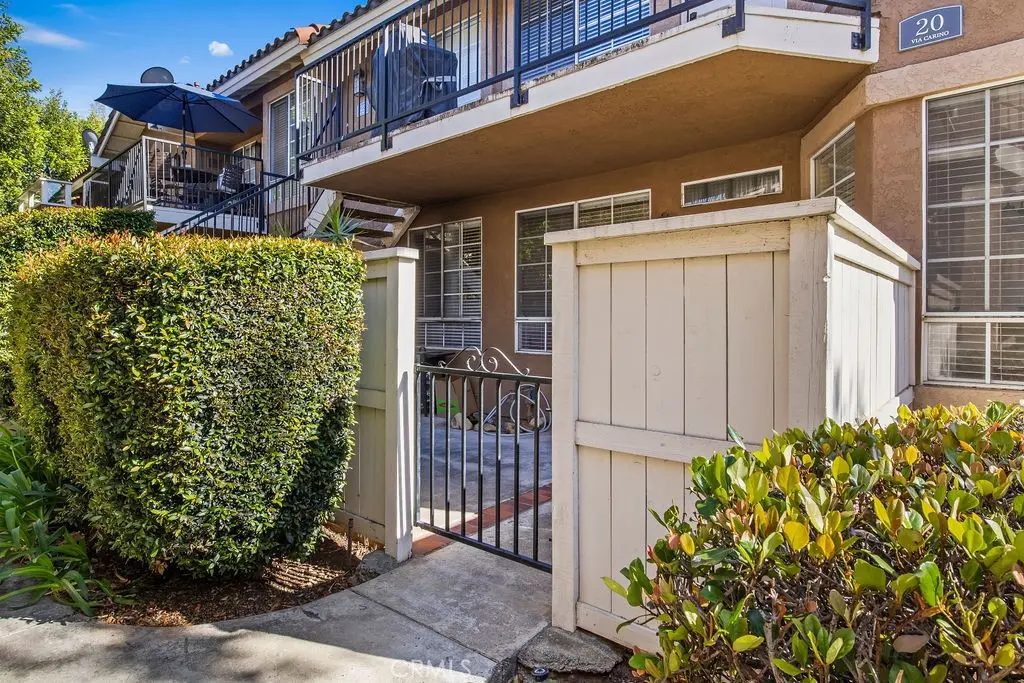 Condominium for sale at 20 Via Carino, Rancho Santa Margarita, CA featuring 2 beds and 2 baths