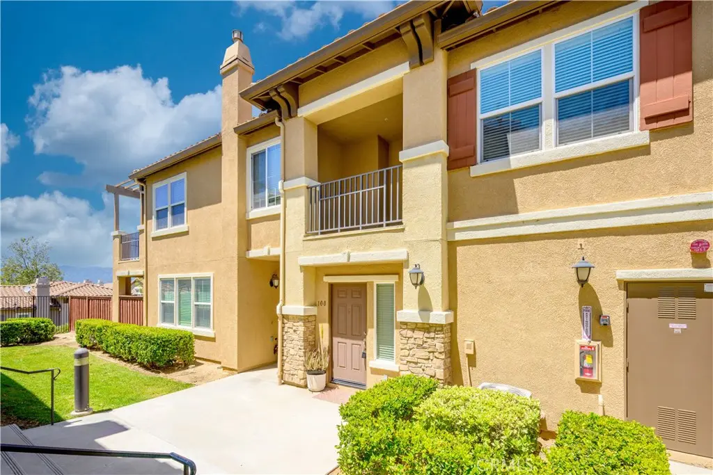 Condominium for sale at 15659 Vista Way 100, Lake Elsinore, CA featuring 2 beds and 2 baths