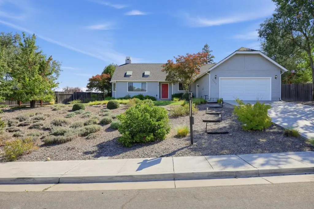2468 Falcon Drive, Paso Robles, CA — listing photo 1