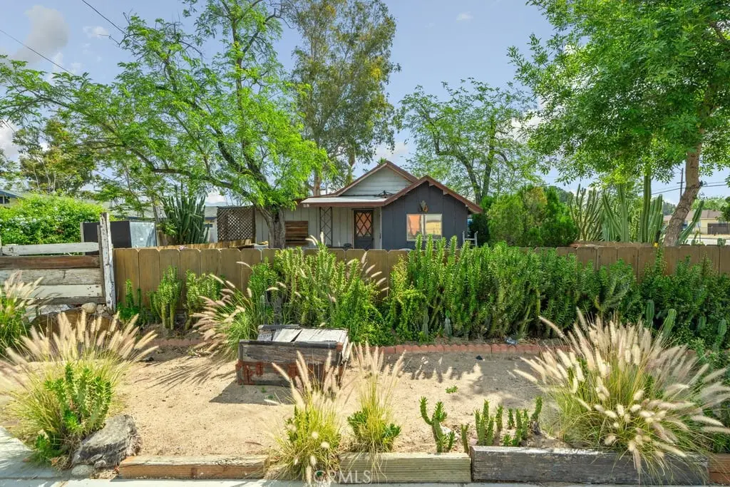 7591 Cunningham, Highland, CA — listing photo 1