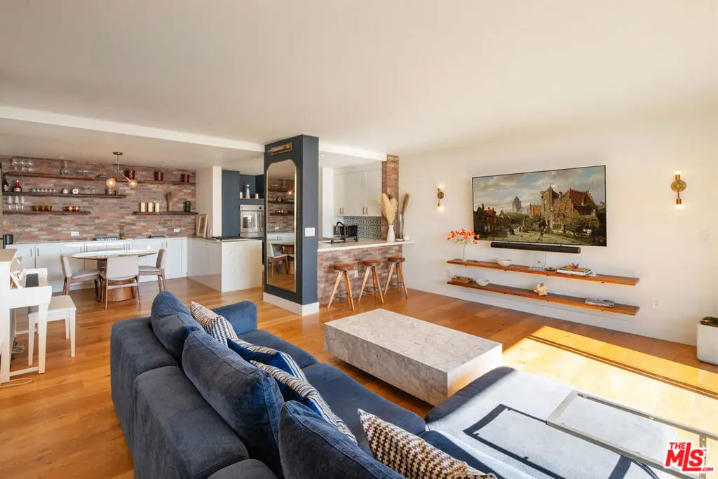 Residential Lease for rent at 8787 Shoreham Drive 707, West Hollywood, Los Angeles County, CA featuring 1 bed and 1 bath