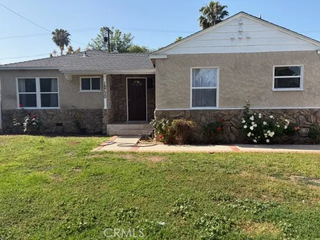 18730 Collins Street, Tarzana, CA — listing photo 1