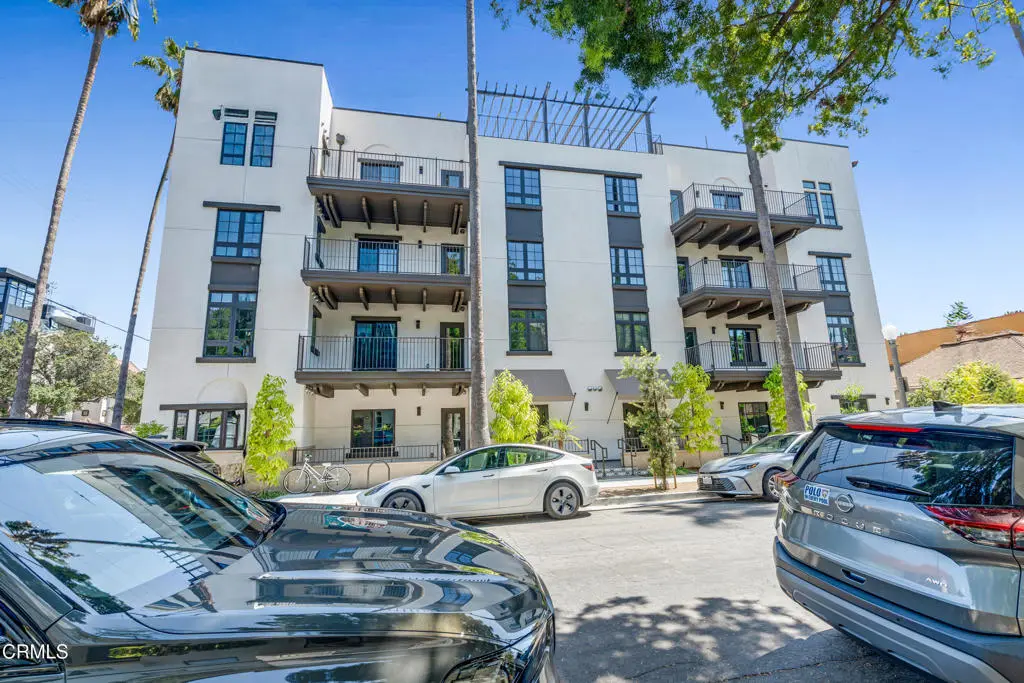 Condominium for sale at 139 S Oak Knoll Avenue 303, Pasadena, CA featuring 2 beds and 2 baths