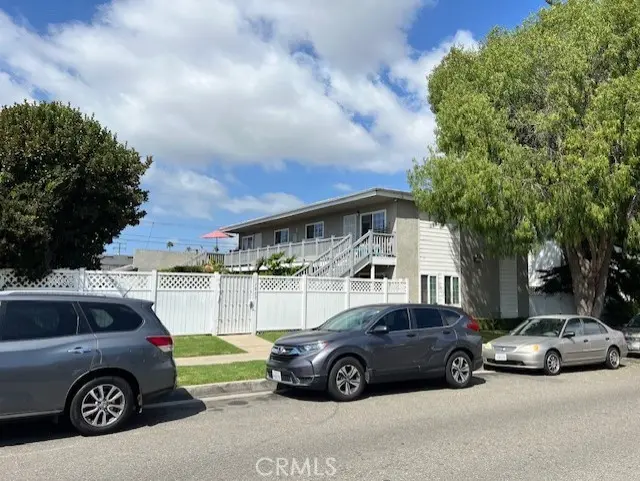Residential Lease for rent at 2869 Mendoza Drive D, Costa Mesa, Orange County, CA featuring 2 beds and 1 bath