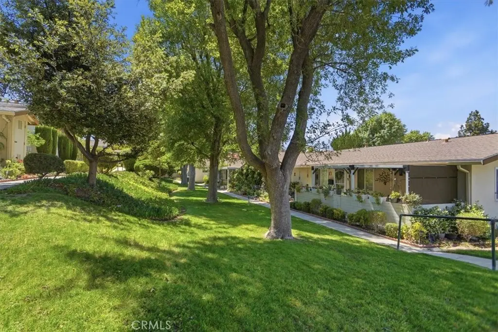 26831 Avenue Of The Oaks A, Newhall, CA — listing photo 1