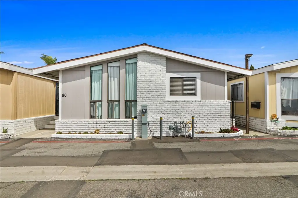 327 W Wilson 80, Costa Mesa, CA — listing photo 1