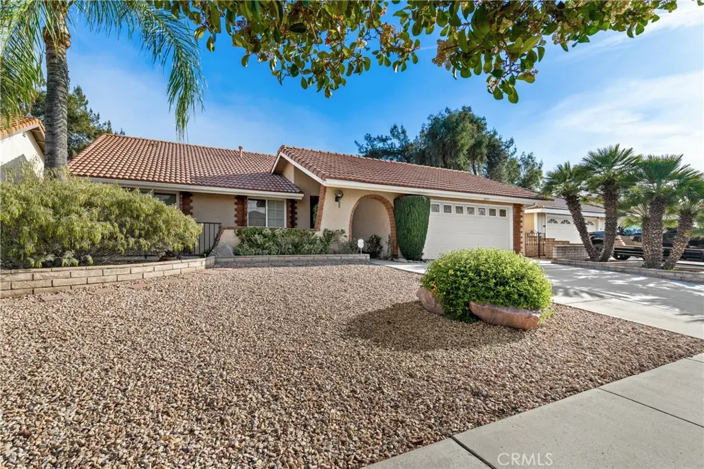 Single Family Residence for sale at 2095 Silver Oak Way, Hemet, CA featuring 2 beds and 2 baths