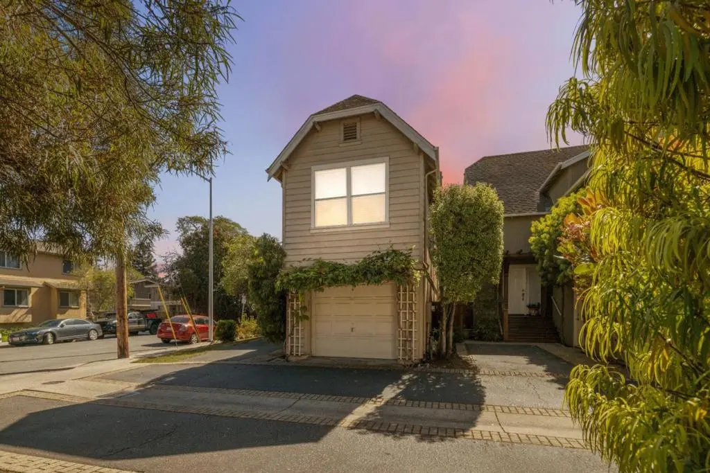 Single Family Residence for sale at 148 Walti Street, Santa Cruz, CA featuring 3 beds and 2 baths