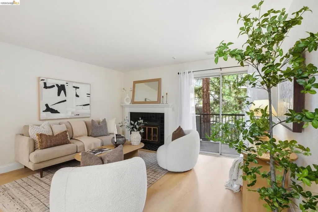 Condominium for sale at 3183 Wayside Pl 217, Walnut Creek, CA featuring 2 beds and 2 baths