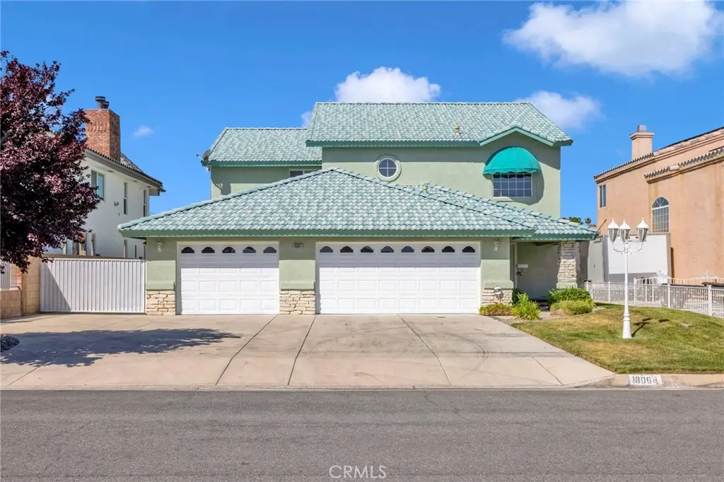 Single Family Residence for sale at 18064 Mariner, Victorville, CA featuring 3 beds and 3 baths