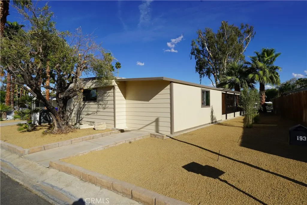 Manufactured In Park for sale at 193 Avenida Orontes, Cathedral City, CA featuring 3 beds and 2 baths