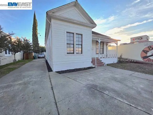 Single Family Residence for sale at 220 E Lodi Ave, Lodi, CA featuring 4 beds and 4 baths
