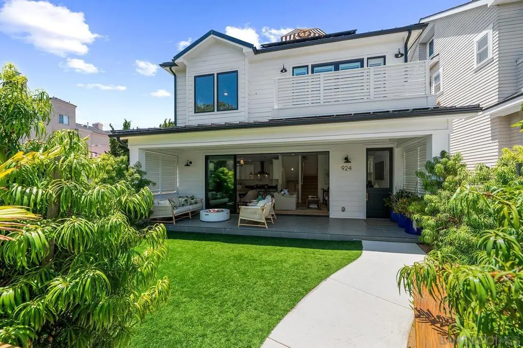 Single Family Residence for sale at 924 D Avenue, Coronado, CA featuring 5 beds and 4 baths