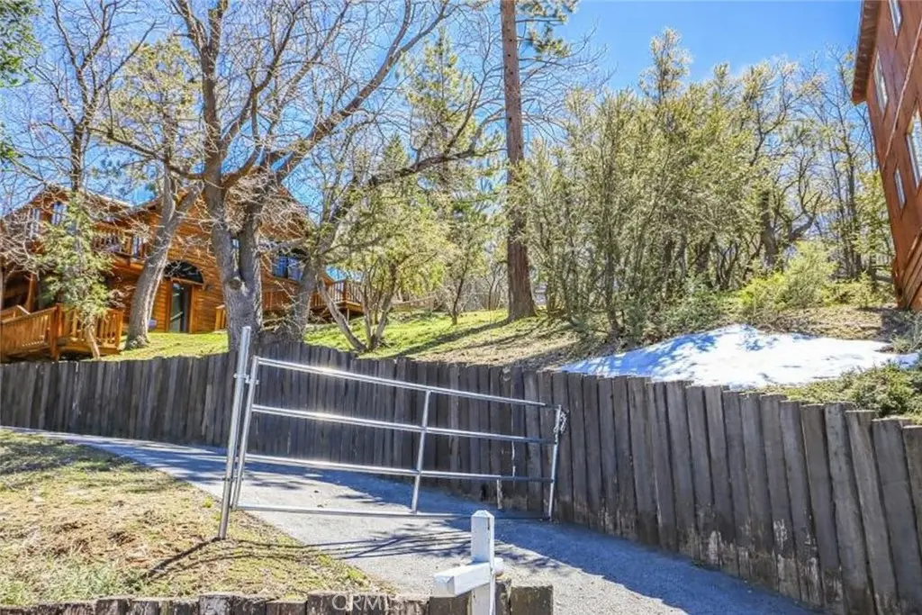 1121 Crags, Fawnskin, CA — listing photo 1
