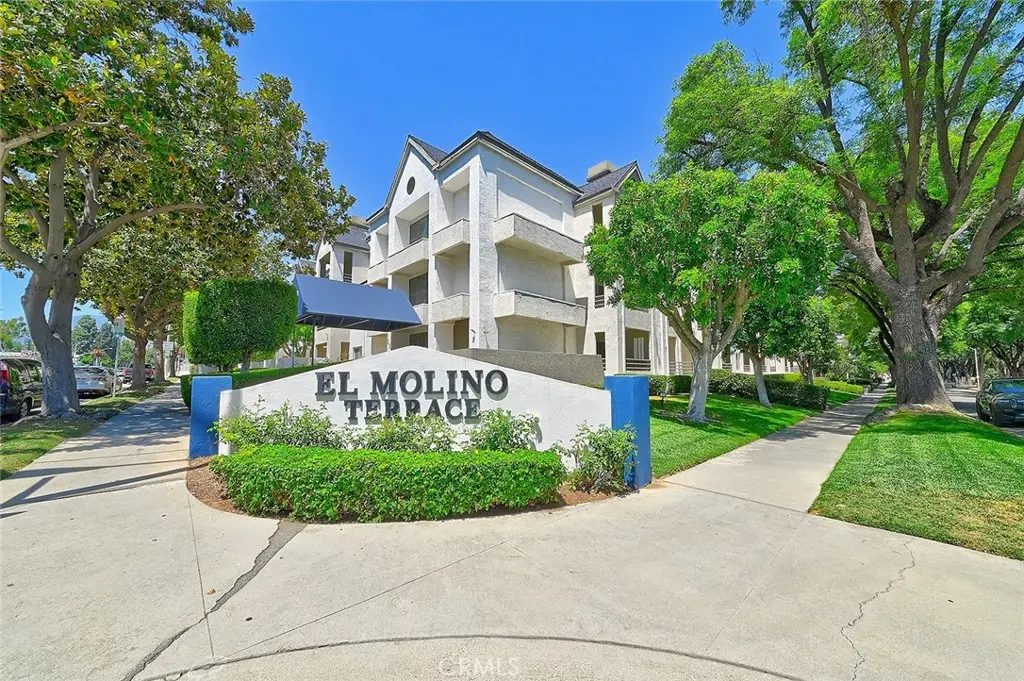 300 N El Molino Avenue N 107, Pasadena, CA — listing photo 1
