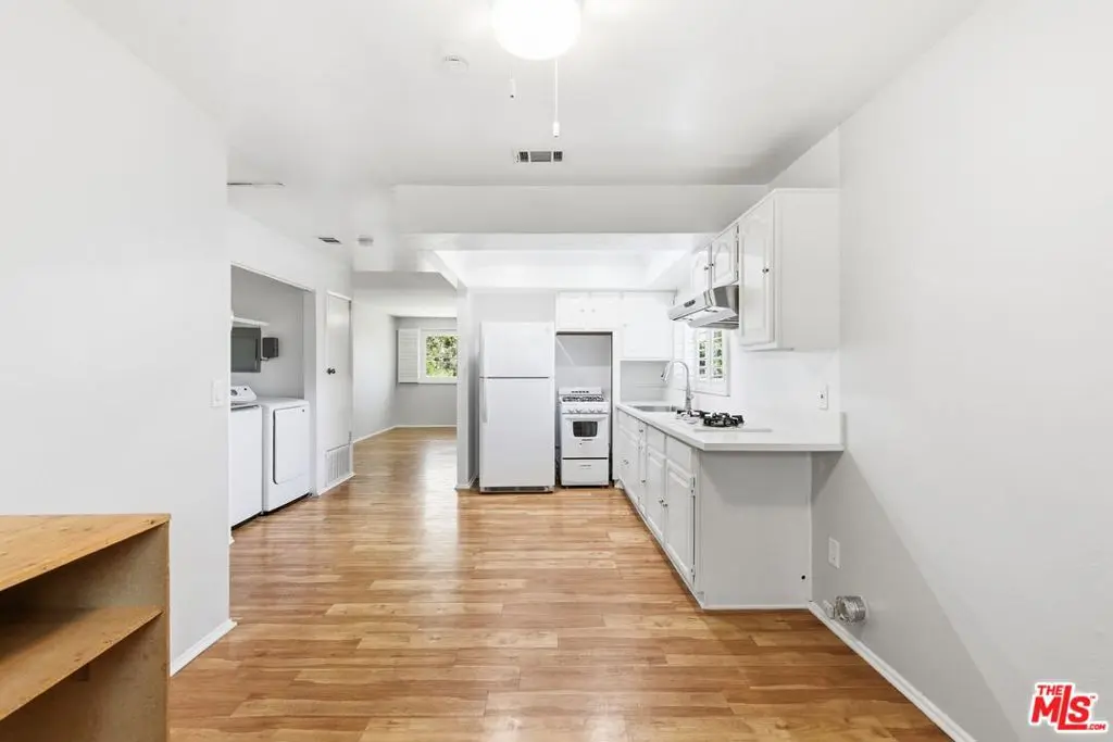 Residential Lease for rent at 2752 Guirado Street, Los Angeles, Los Angeles County, CA featuring 3 beds and 2 baths