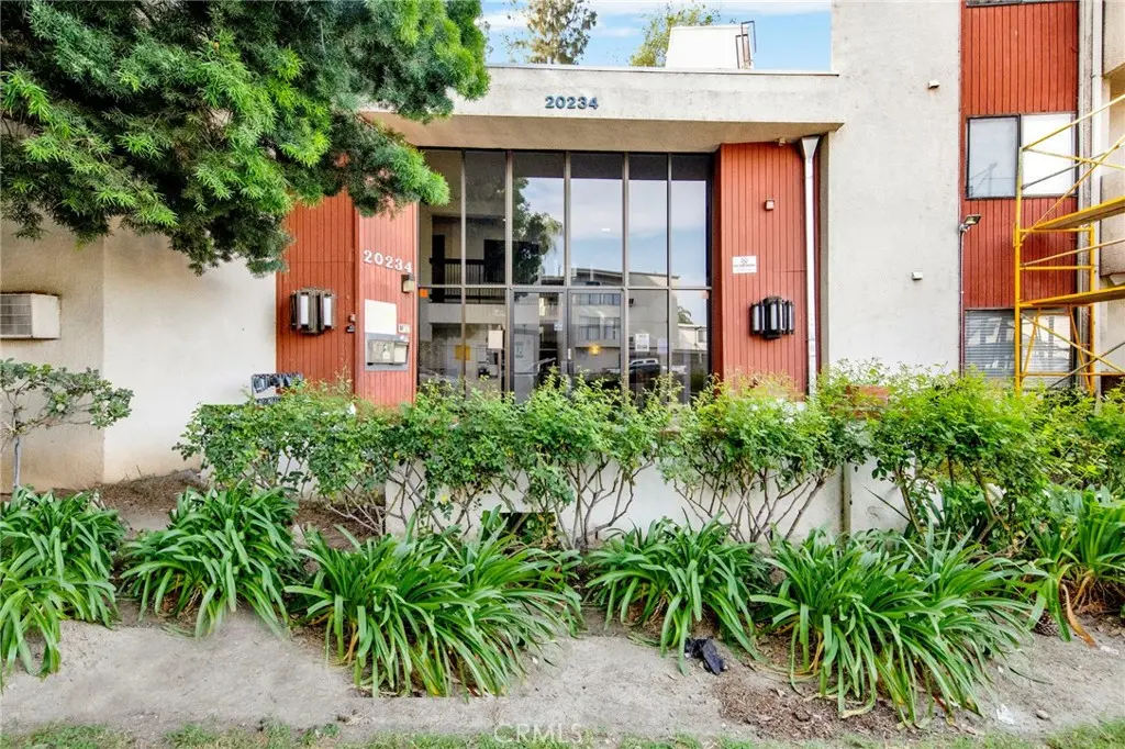 20234 Cantara Street 314, Winnetka, CA — listing photo 1